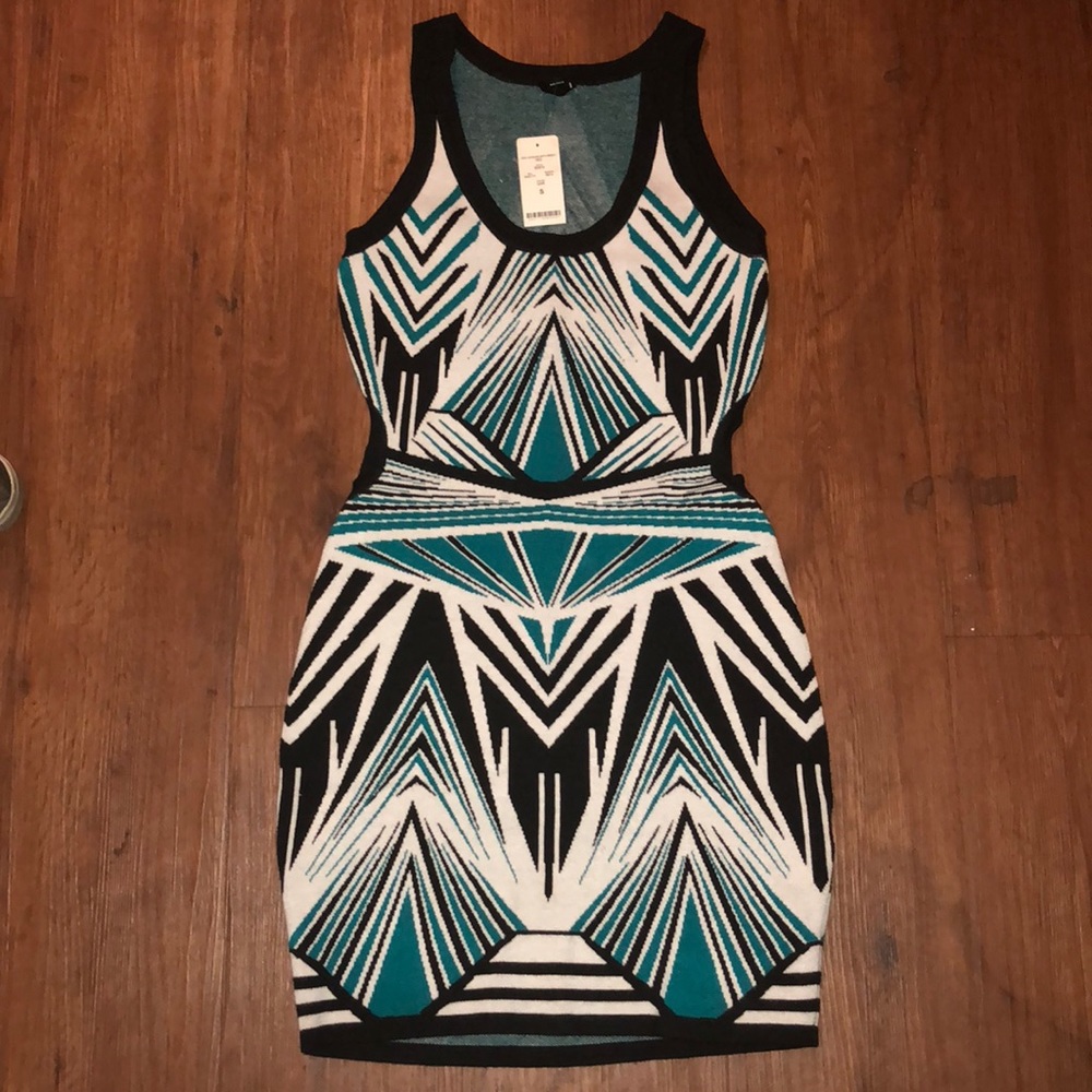 NWT 2B short sleeved sweater dress